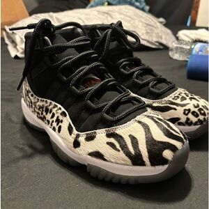 Jordan Bred 11 Animal Instinct zebra print size 8.5W